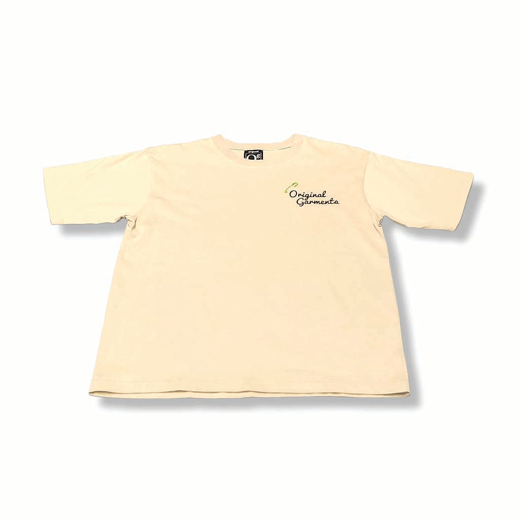 beige t shirt